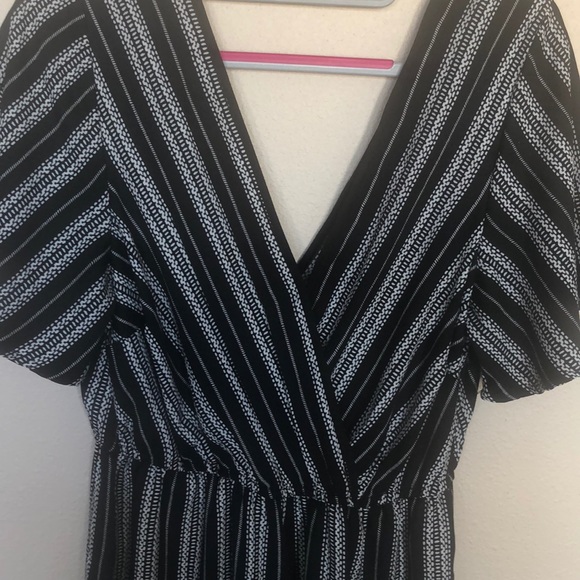 Black and white jumpsuit - Picture 2 of 4